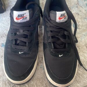 Nike Air Force 1 low Youth Size 7y Black/white